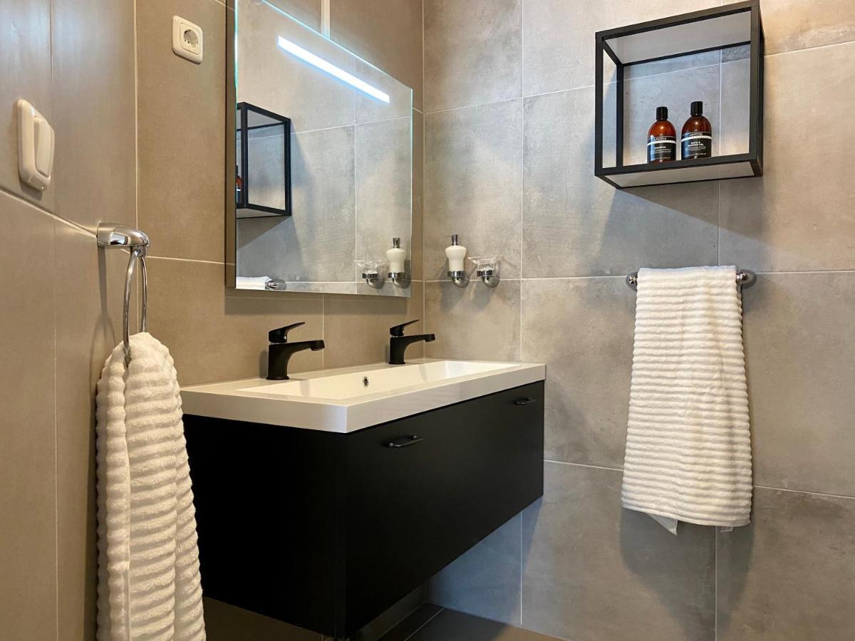 Het Hoekje - 2 Bedroom Family Friendly City Home โกรนิงเงน ภายนอก รูปภาพ